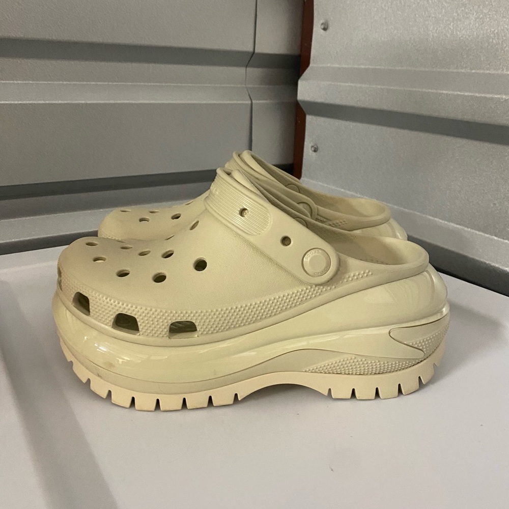 Bone Mega Crush crocs!